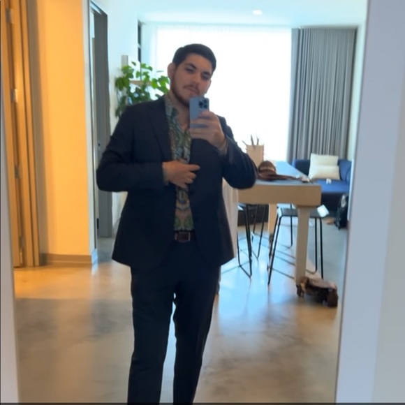 Meet your Posher, Nick - Picture 1 of 1